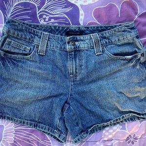 Tommy Hilfiger Jean shorts tagged a size 4